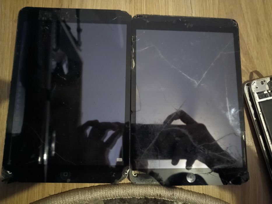 Lot Tablete Ipad 7,6,5 Ipad Air 2 , Mini 1 pentru piese