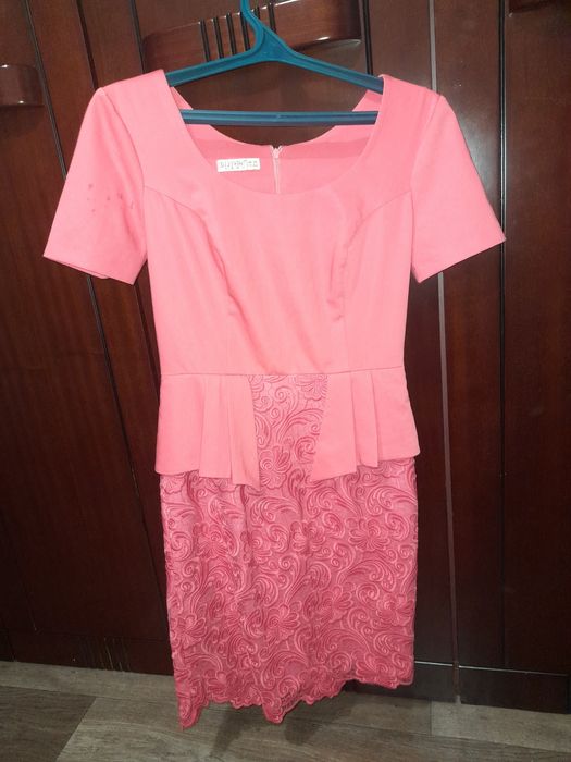 Продам б/у платья состояние хорошее