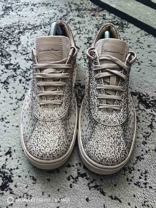 Gianvito Rossi  Rania сникърси с кристали