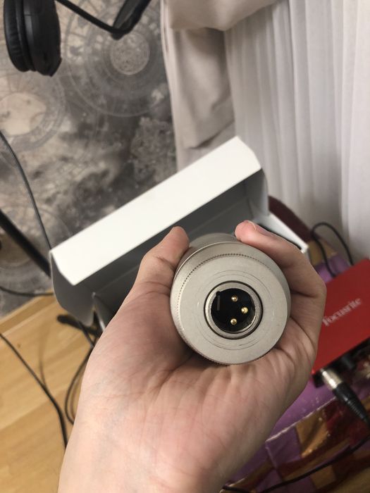 Продаю Студийный микрофон rode nt 1000