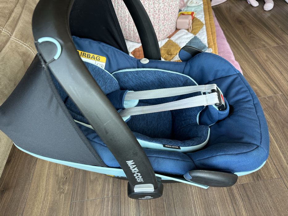Столче за кола Maxi Cosi Pebble Pro с база