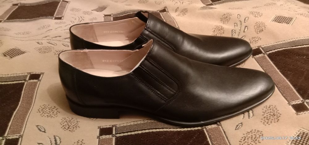 Продам че́рные кожаные туфли