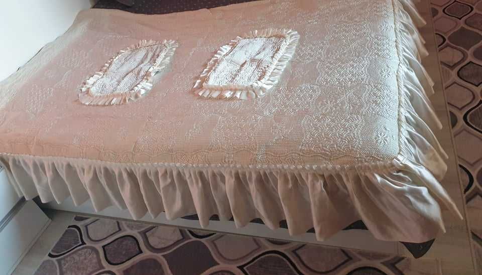 Луксозна сатенена ковертюра за приста