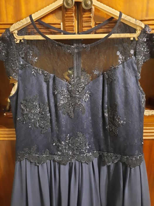 Rochie lungă de ocazie, purtată o singură dată.