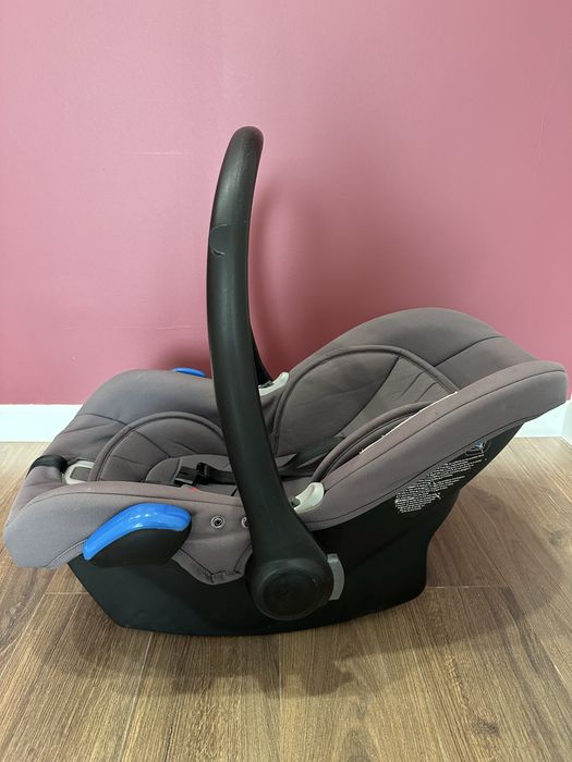 Продам автолюльку (до года)