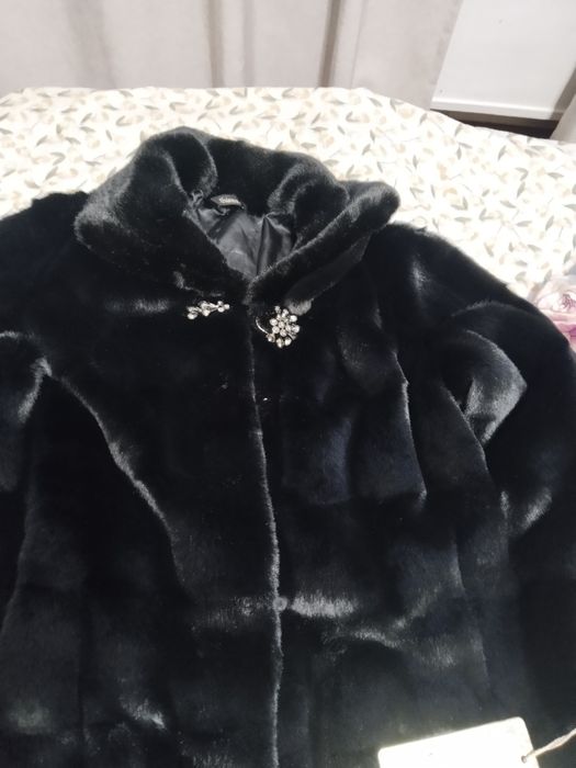 Продам шубу новая