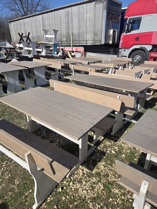 Дървени баварски маси с пейки