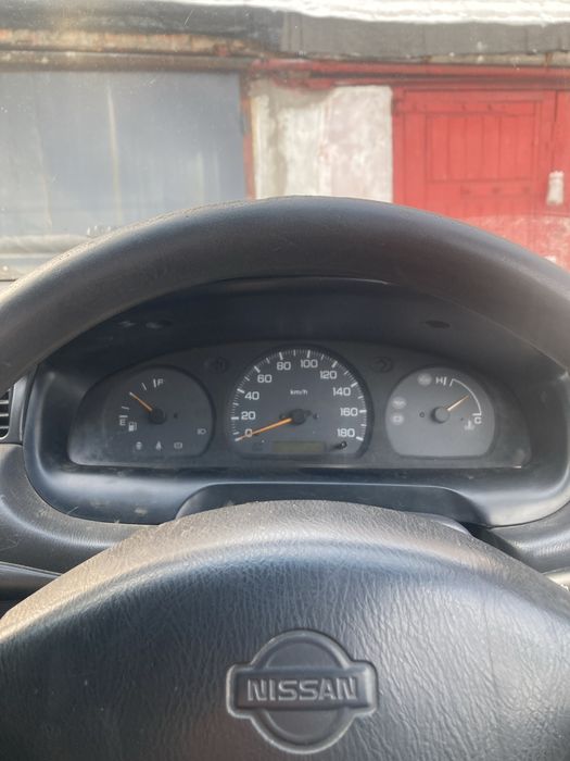 Nissan sunny 1998