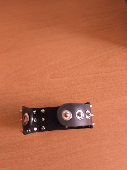 Нова гривна с череп от естествена кожа