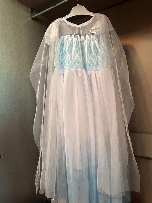 Эльза. Платье со шлейфом и туфли Эльзы