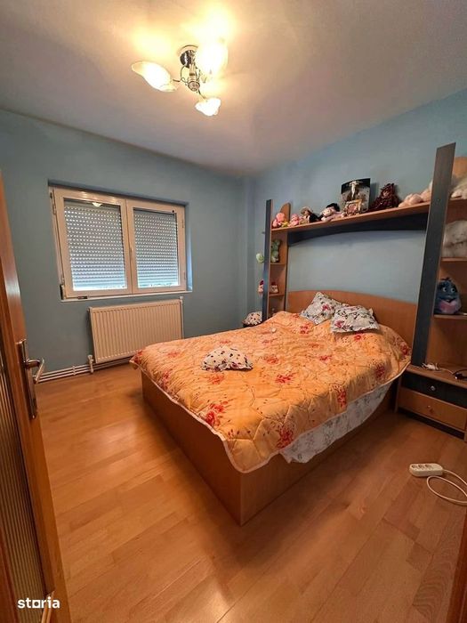 De vanzare apartament 3 camere și balcon,70mp, etaj 2,  Bd Roman Musat