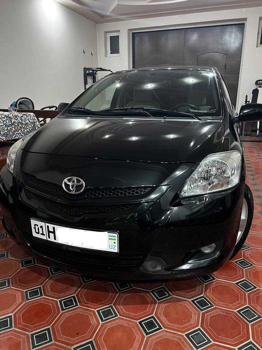 Срочно! Toyota Yaris с небольшим пробегом!