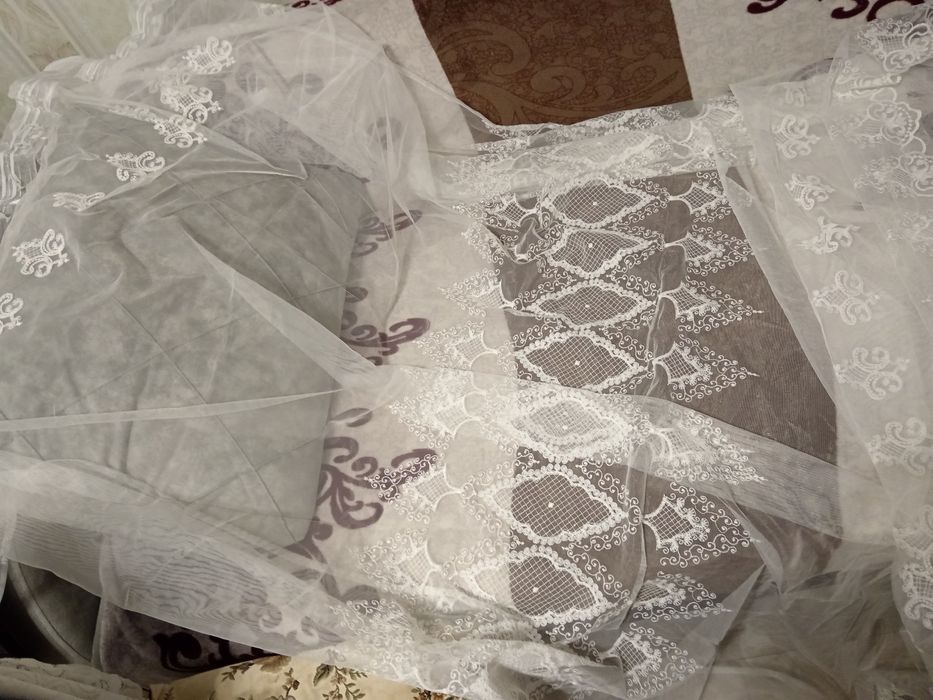 Тюли белые  выбитые узоры