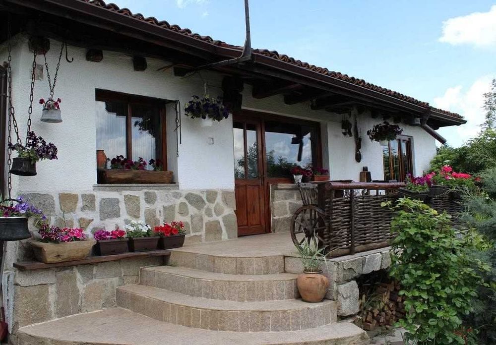 СВОБОДНА ЗА НОВА ГОДИНА Старата вила - къща за гости - с. Горни окол