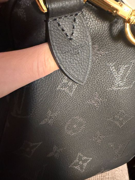 Geanta de mana, cu bareta de umar