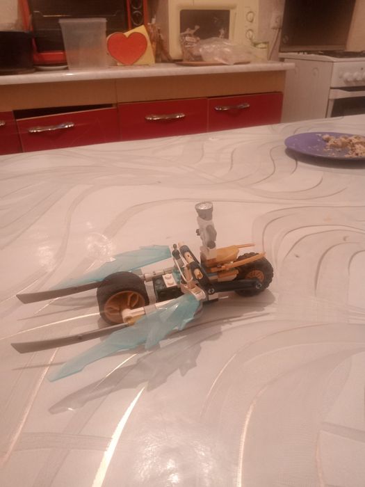 Продам лего конструктор месте зейном