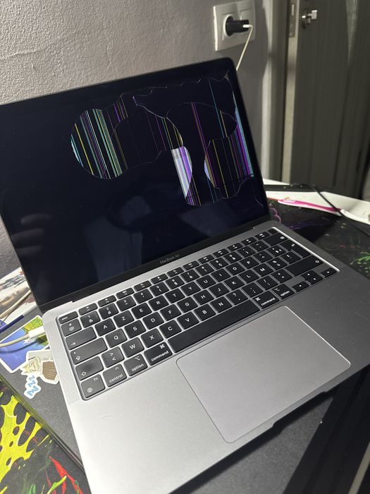 Dezmembrez macbook air m1