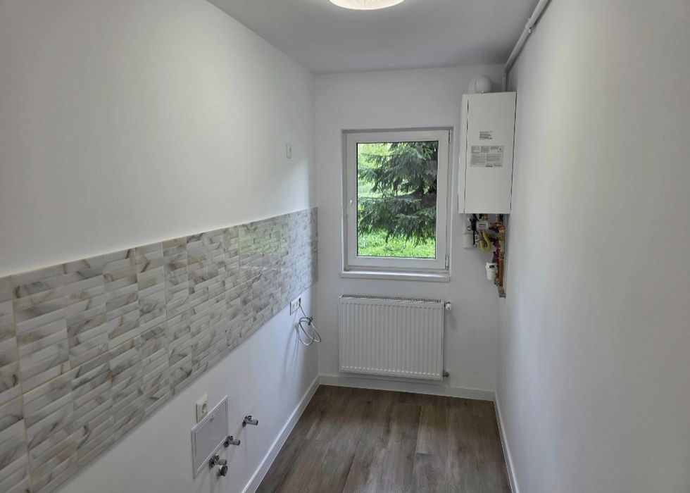 Vand garsoniera confort 1,  amenajat modern, Tudor,etaj 1, zona Livezeni!