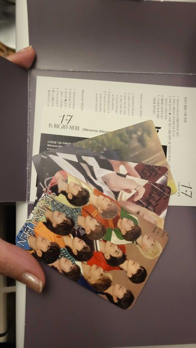 Seventeen картички + QR код за изтегляне на албум 17 IS RIGHT HERE
