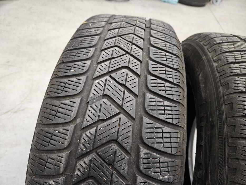 2 Anvelope de IARNA 215.65.17 'Pirelli' [dot 2022]; stare buna