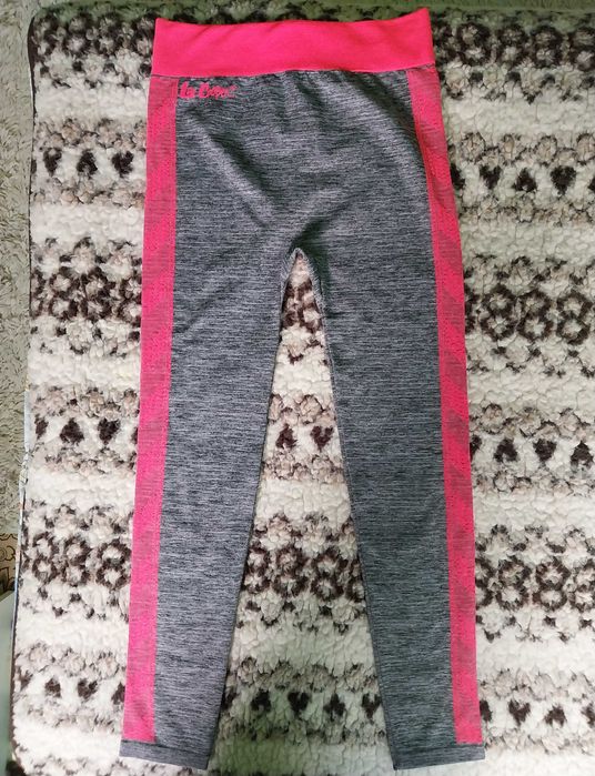 Дамски сиви дънки ,и клин Lee Cooper