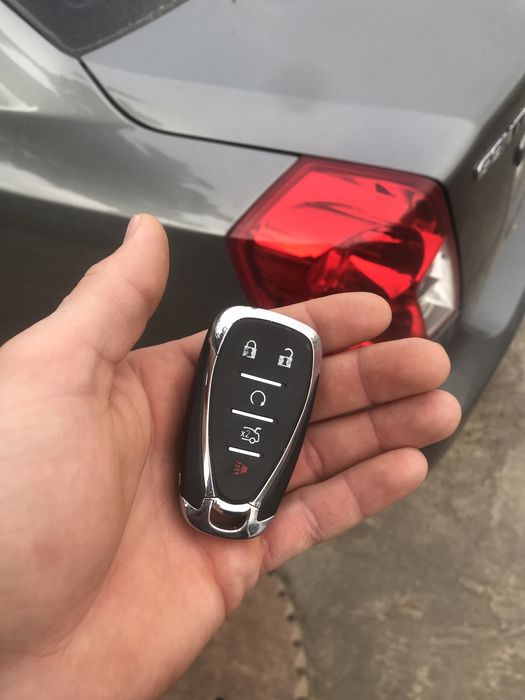 Malibu pult ichiga mecigar tiqilgan tayor