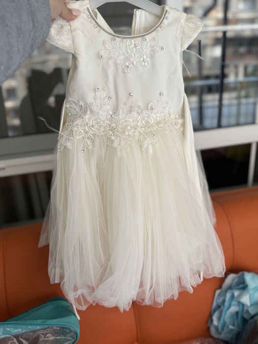 Продам платье для девочки