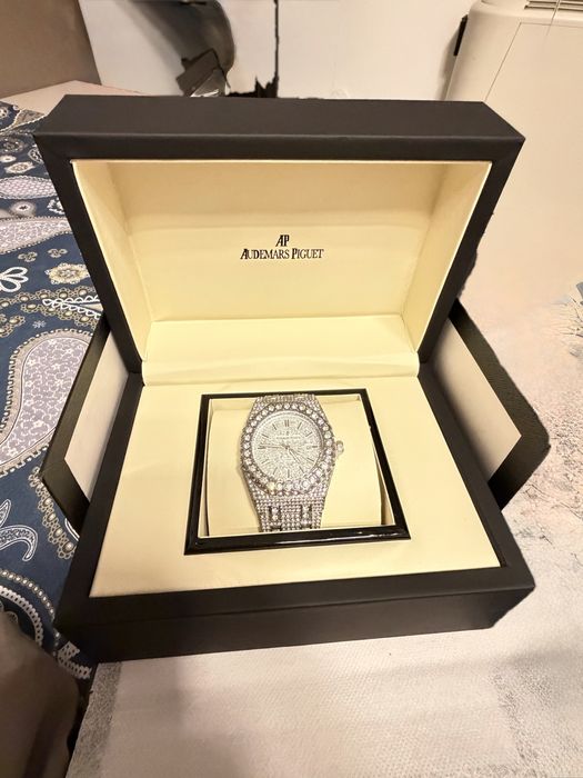 Ceasuri Ap iced out noi