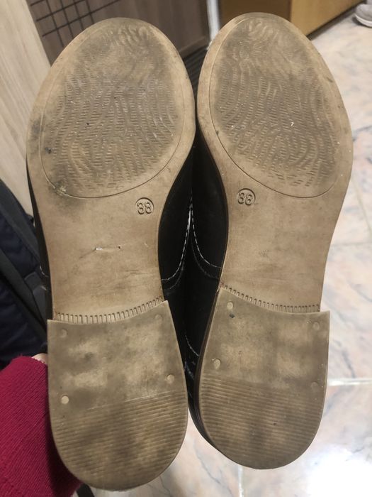 Vand pantofi piele, stare excelenta