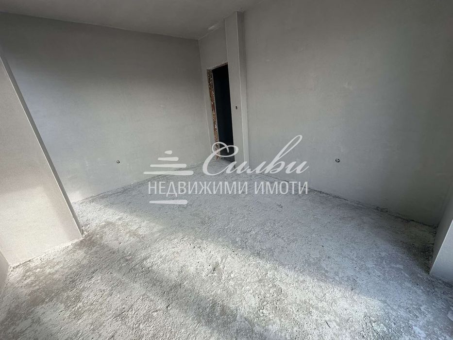 Продава се Тристаен апартамент в Търговище, Център - 120 кв.м за 1186 €/кв.м - Снимка #2