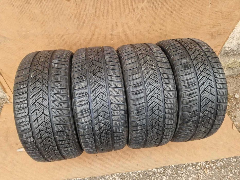 4 броя Pirelli R18 245/40
Зимни гуми 
DOT2922