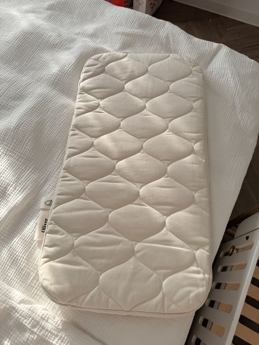 Patut bebe co-sleeper Adinish/ Oliver Furniture