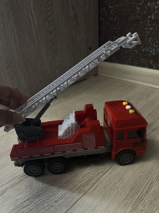 Пожарная машина игрушка