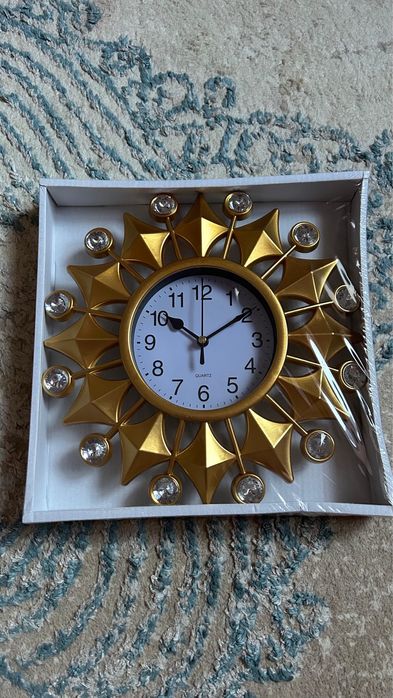 Продам насстенные часы