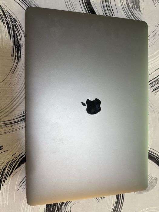 MacBook Pro 15” (2017) i7 / 16GB RAM