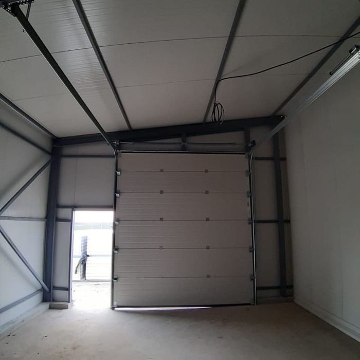 Hale metalicie diferite dimensiuni  la cerere clientului  fără avans