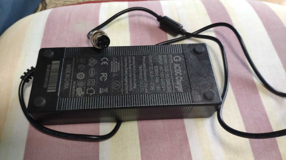 Charger ЗАРЯДНИ за литиево-йонни батерии на 24, 36 и 48 волта ... 2-6A