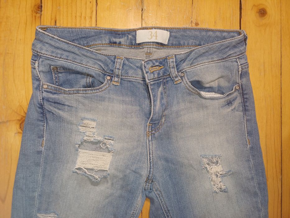 Разкъсани дънки Zara