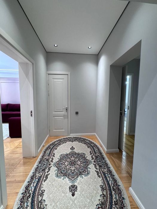 Массив Эльбек Нукусская 3-комнатная квартира с ремонтом!