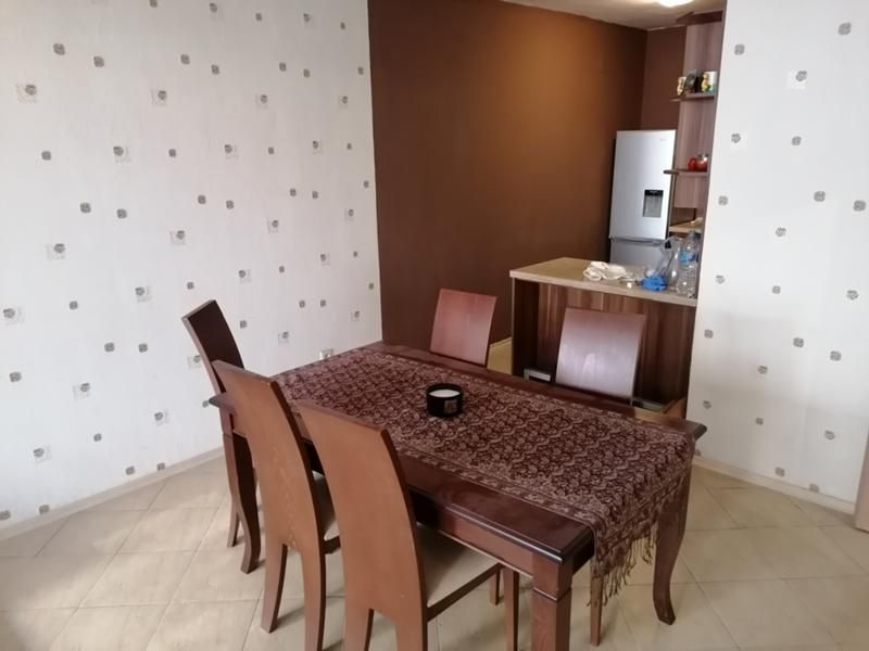 Дава се под наем Тристаен апартамент в София, Хладилника - 90 кв.м за 750 € - Снимка #3