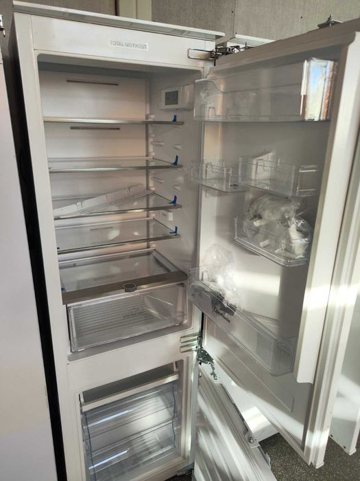 Xладилник-фризер за вграждане Bauknecht KGITN18F1