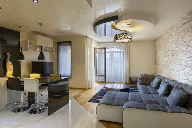 Продава се Тристаен апартамент в София, Център - 90 кв.м за 2167 €/кв.м - Снимка #2