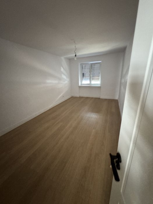 Vând Apartament 2 Camere Ultracentral – 45 mp, Renovat Integral, Încălzire în Pardoseală