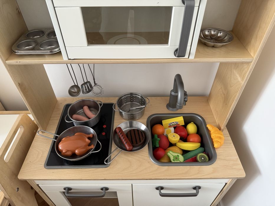 детская кухня со всеми игрушками