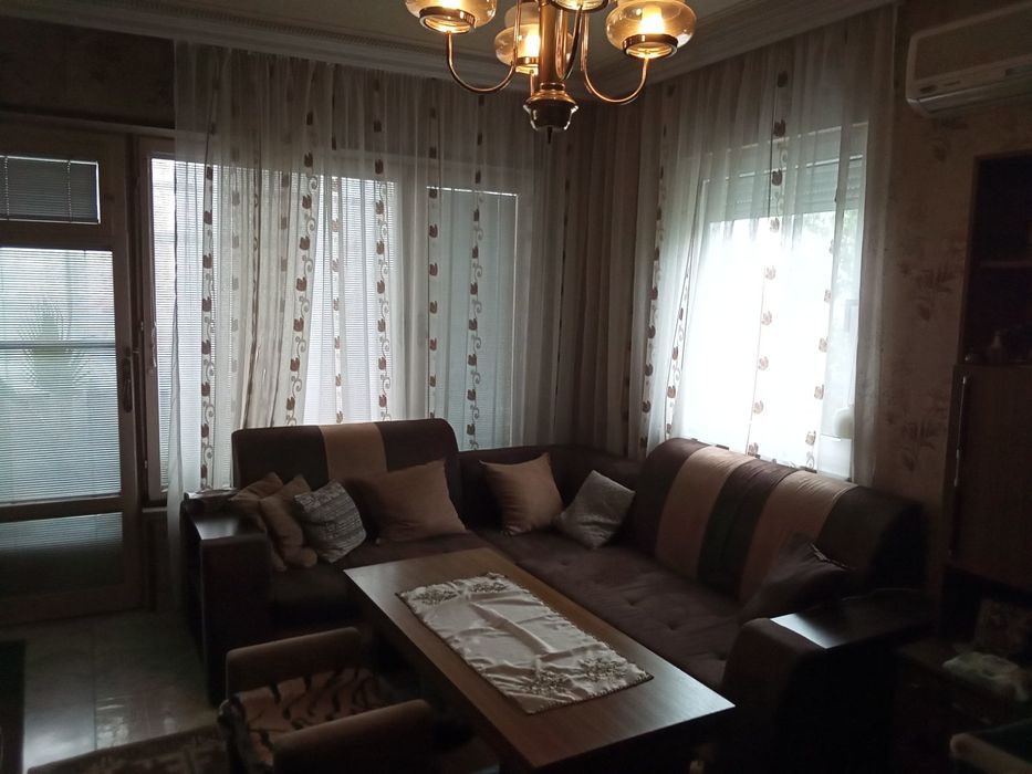 Дава се под наем Тристаен апартамент в Пловдив, Кючук Париж - 86 кв.м за 484.5 € - Снимка #3