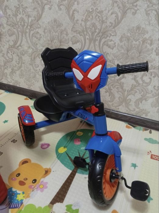 Трёхколёсный велосипед