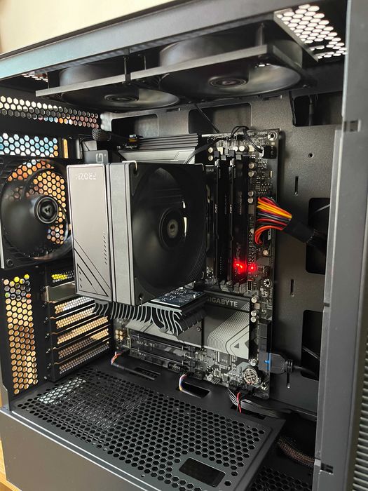 Servicii IT (calculatoare, laptop-uri, PlayStation-uri)