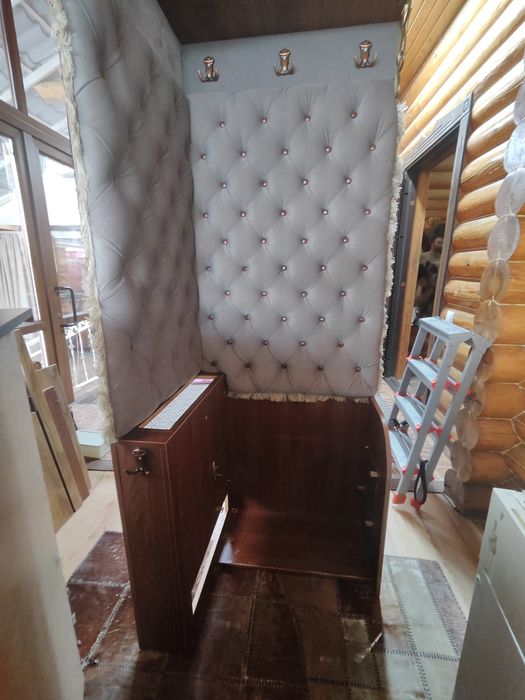 Угловой шкаф в прихожую