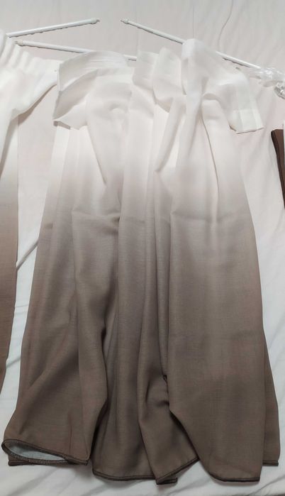 3 броя еднакви завеси / пердета за закачане на дограма или на курниз