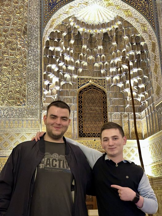 Гид экскурсавод по Самарканду и Шахрисабзу на своем авто.